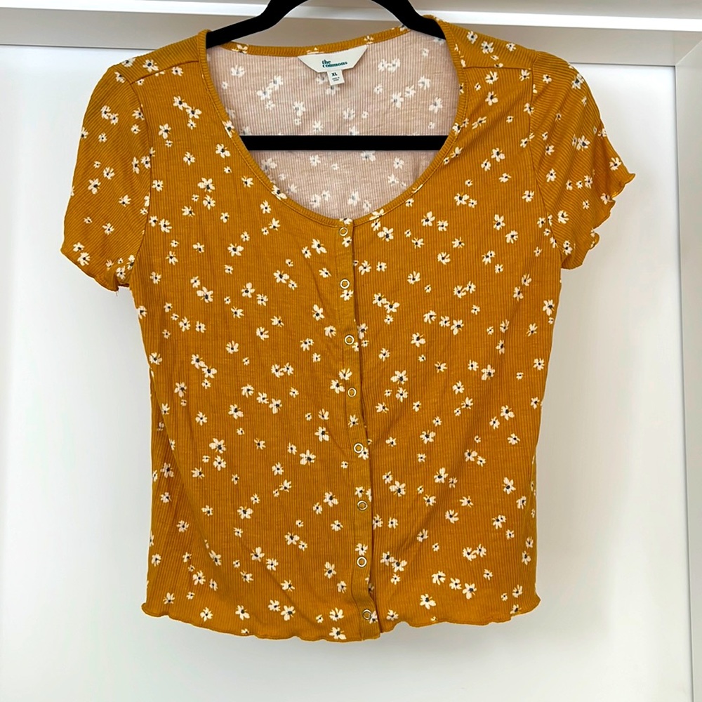 Super soft girls cropped shirt